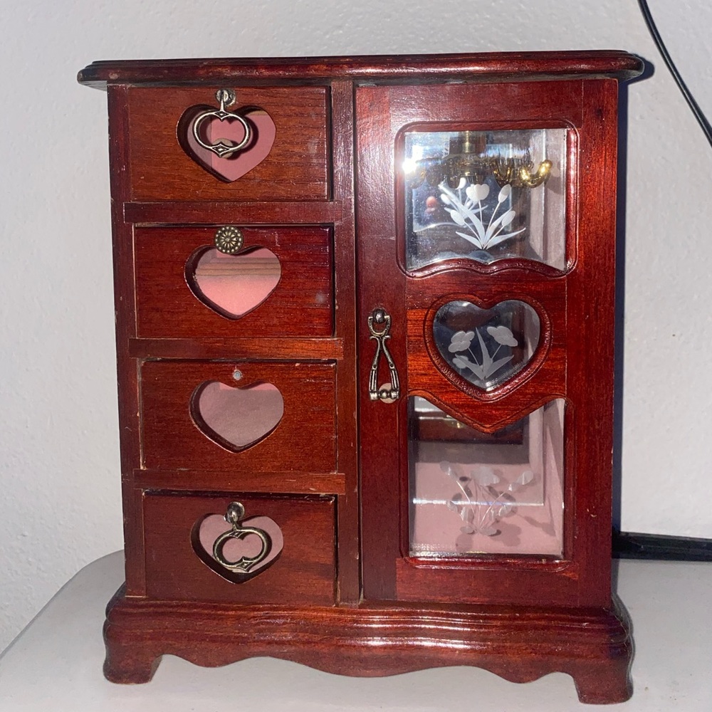 Vintage jewelry box / organizer